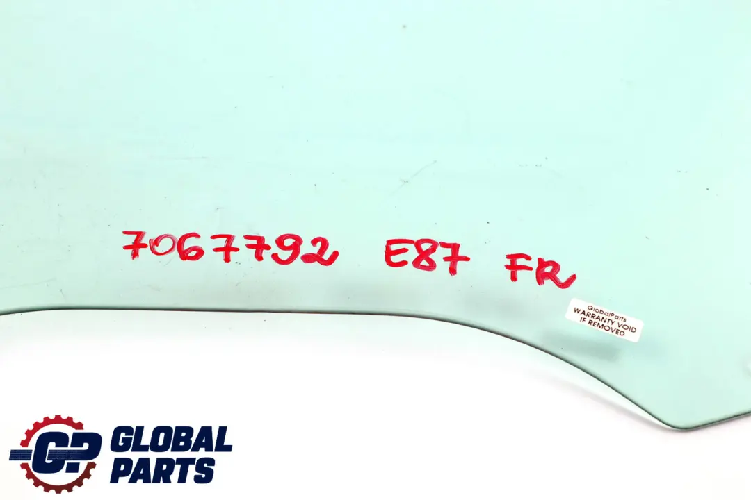 BMW E87 Anteriore Destro Lato Guida Vetro Della Porta 5133 - SKU 7067792 - Numero di parte 51337067792