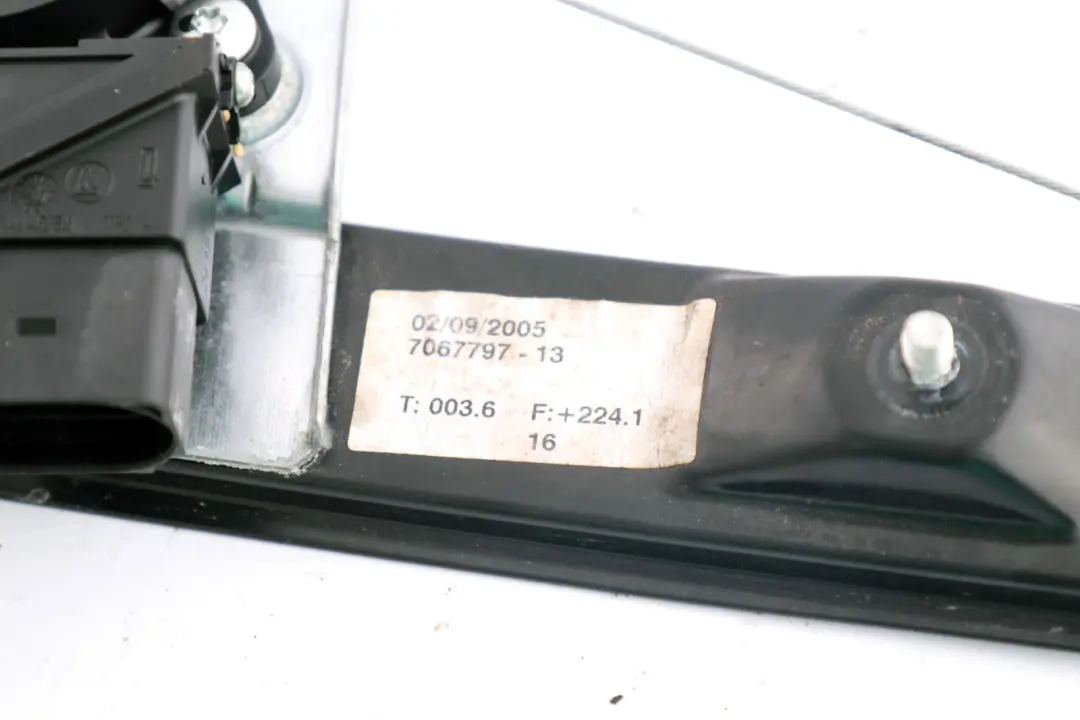 Türfensterheber Elektrischer Fensterheber Hinten Links für BMW E87 mit Teilenummer 7067797 BMW E87 Türfensterheber Elektrischer Fensterheber Hinten Links - SKU 7067797 - Teilenummer 7067797