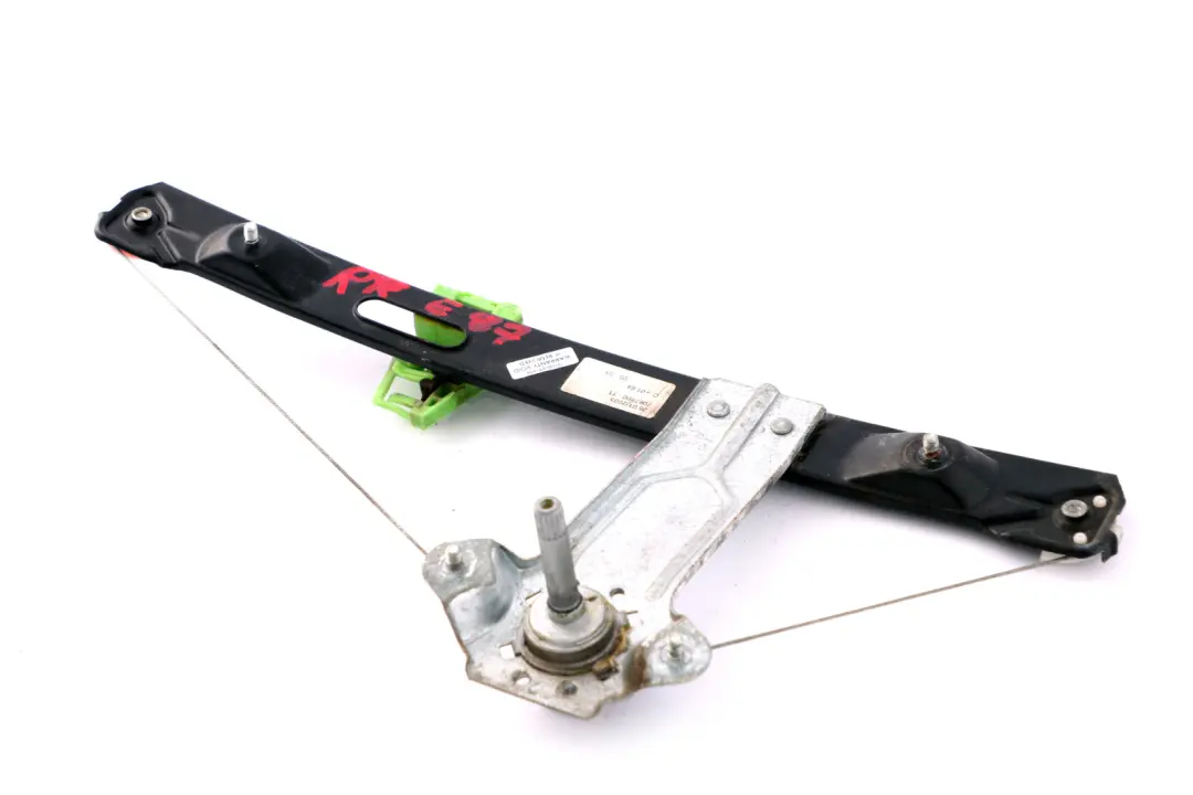 Elevalunas Regulador Manual Trasero Derecho para BMW E87 con número de pieza 7067800 BMW E87 Elevalunas Regulador Manual Trasero Derecho - SKU 7067800 - Número de pieza 7067800