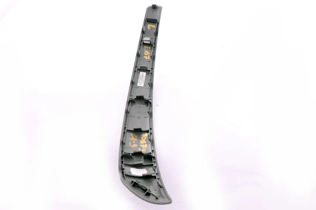 Listwa obudowa osłona klamki drzwi lewa do BMW E87 o numerze 7067961 BMW E87 Listwa obudowa osłona klamki drzwi lewa - SKU 7067961-3 - Numer Części 7067961
