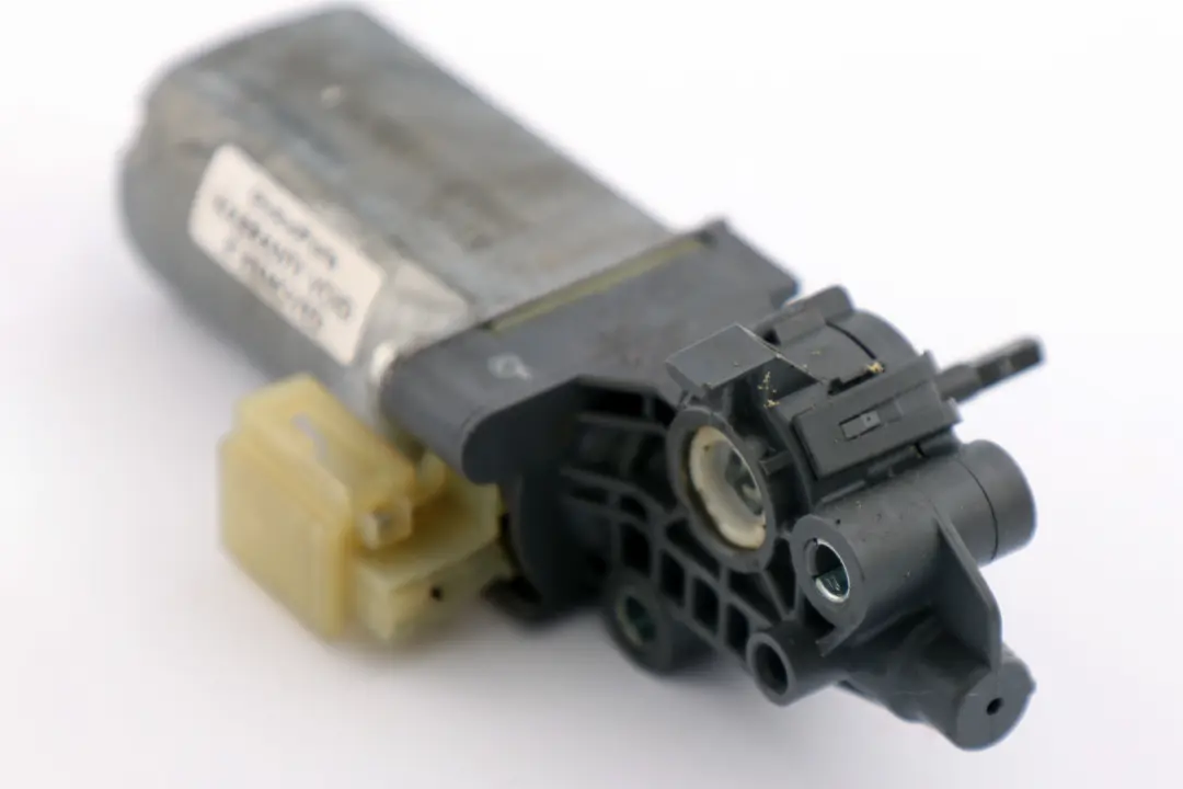 BMW 5 7 Series E60 E61 E65 F10 F11 Thigh Support Actuator Motor - SKU 7068045 - Part number 7068045