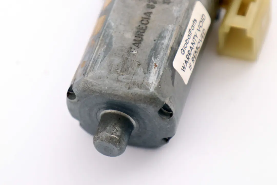 Stellantrieb Oberschenkelauflage für BMW 5 7 er E60 E65 F10 F11 mit Teilenummer 7068045 BMW 5 7 er E60 E65 F10 F11 Stellantrieb Oberschenkelauflage - SKU 7068045 - Teilenummer 7068045