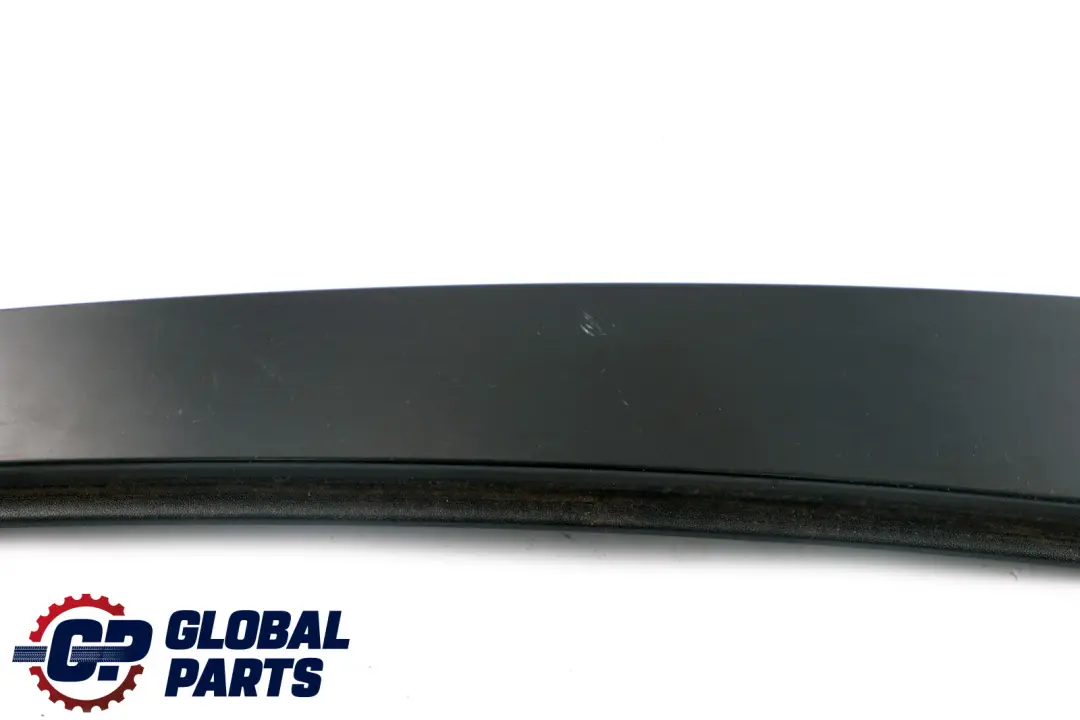 Copertura Colonna B Porta Posteriore Sinistra Nero Striscia Pilastro per BMW E87 con numero di parte 7068101 BMW E87 Copertura Colonna B Porta Posteriore Sinistra Nero Striscia Pilastro - SKU 7068101 - Numero di parte 7068101