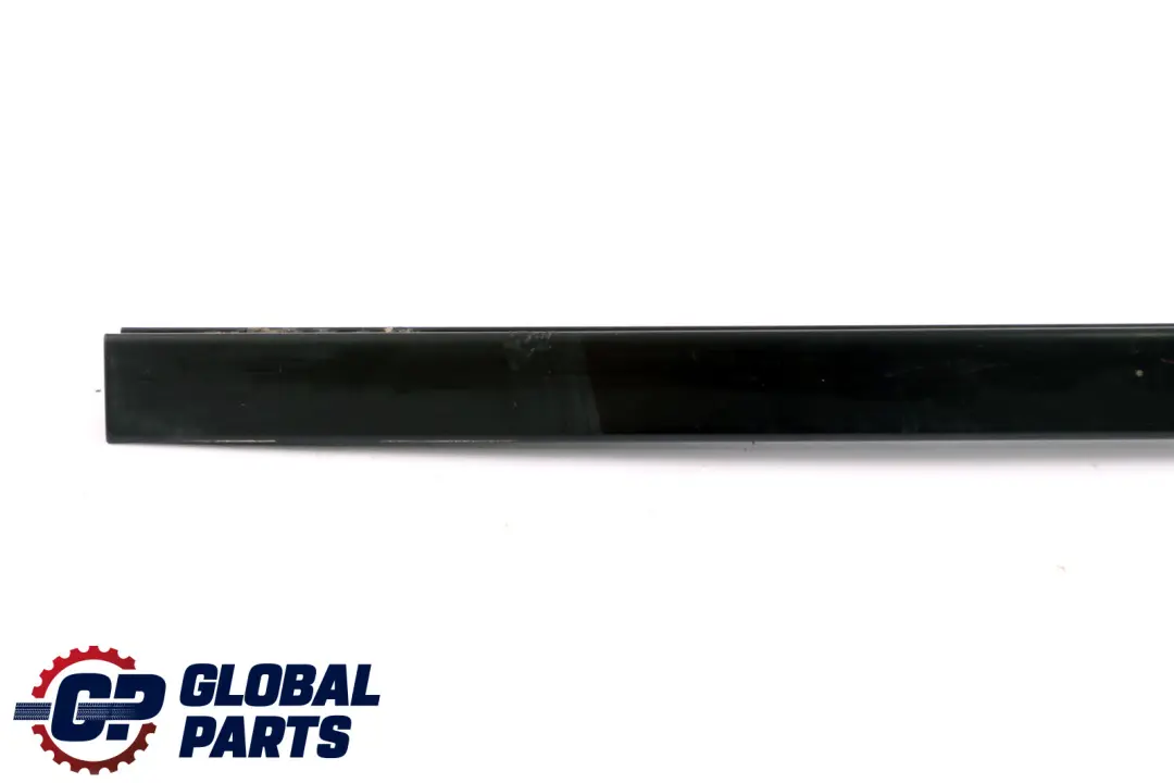 Couverture Barre de Guidage de Fenetre a Gauche pour BMW 1 E87 à propos du numéro de pièce 7068129 BMW 1 E87 Couverture Barre de Guidage de Fenetre a Gauche - SKU 7068129 - Numéro de pièce 7068129