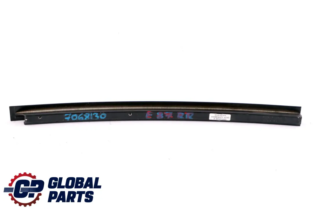 BMW E87 Ventana Guía Web Cubierta Trasera Derecha - SKU 7068130 - Número de pieza 7068130