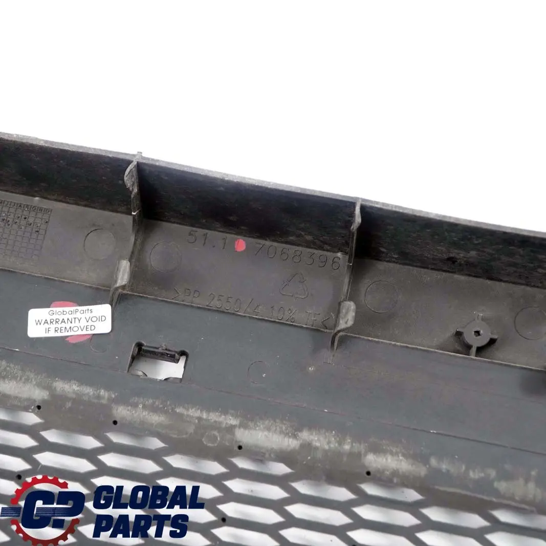 Paraurti Griglia Ornamentale Grata Ant. per Mini Cooper S R52 R53 W11 con numero di parte 7068396 Mini Cooper S R52 R53 W11 Paraurti Griglia Ornamentale Grata Ant. - SKU 7068396 - Numero di parte 7068396