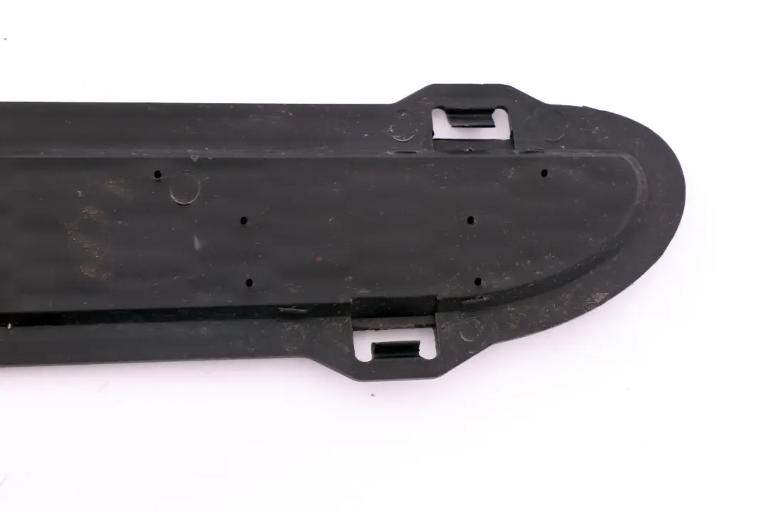 Kratka Zderzaka Lewy Tył do Mini R52 R53 o numerze 7068397 Mini R52 R53 Kratka Zderzaka Lewy Tył - SKU 7068397-1 - Numer Części 7068397