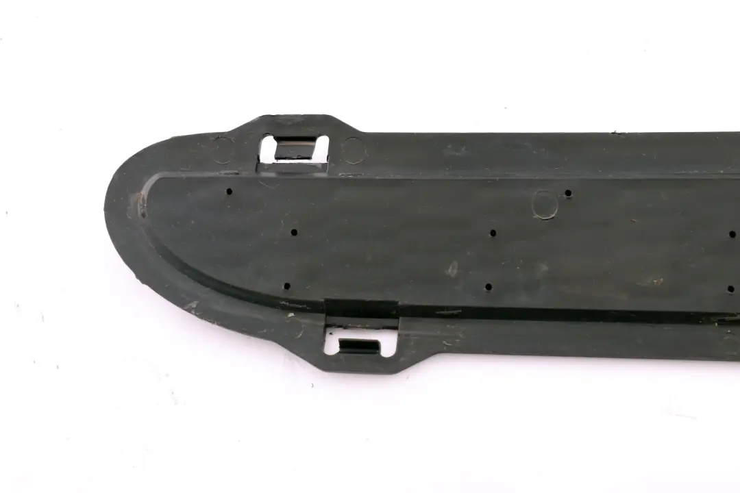 Griglia Paraurti Posteriore Destra per Mini Cooper S R52 R53 con numero di parte 7068398 Mini Cooper S R52 R53 Griglia Paraurti Posteriore Destra - SKU 7068398-1 - Numero di parte 7068398