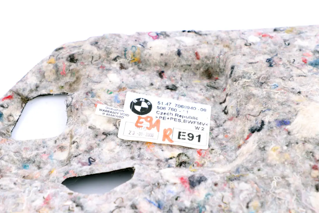 Wygłuszenie Nadkola Bagażnik Prawy Tył do BMW E91 o numerze 7068940 BMW E91 Wygłuszenie Nadkola Bagażnik Prawy Tył - SKU 7068940 - Numer Części 7068940
