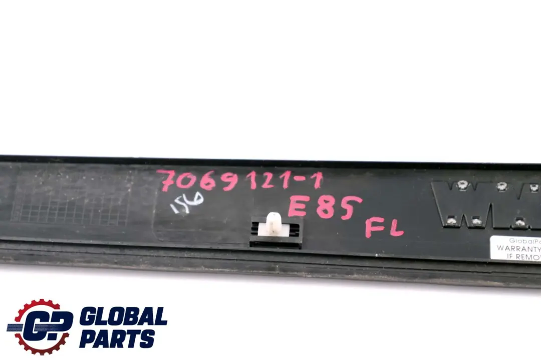 Entrance Cover Trim Edition Front Left N/S 7016653 to BMW Z4 Series E85 E86 E89 with Part number 7069121 BMW Z4 Series E85 E86 E89 Entrance Cover Trim Edition Front Left N/S 7016653 - SKU 7069121-1 - Part number 7069121