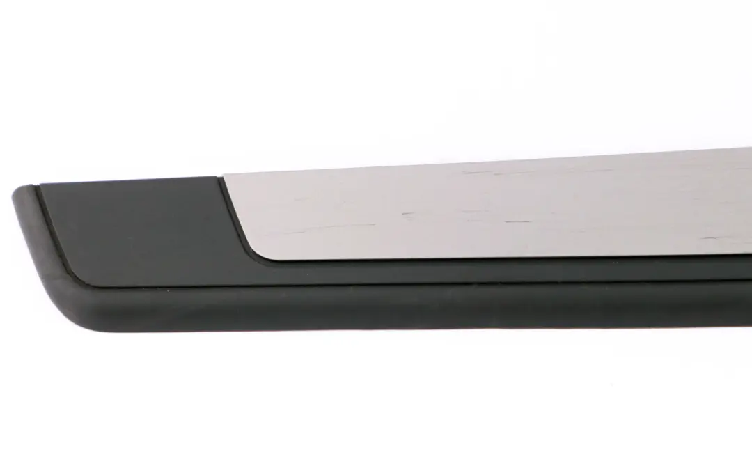 Strip Entrance Interior Right O/S to BMW Z4 Series E85 E86 E89 Cover with Part number 7069122 BMW Z4 Series E85 E86 E89 Cover Strip Entrance Interior Right O/S - SKU 7069122 - Part number 7069122