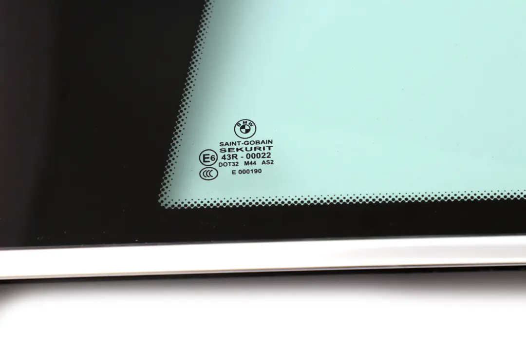 Fenêtre latérale de porte arrière gauche verte AS2 pour BMW E63 à propos du numéro de pièce 7069221 BMW E63 Fenêtre latérale de porte arrière gauche verte AS2 - SKU 7069221 - Numéro de pièce 7069221