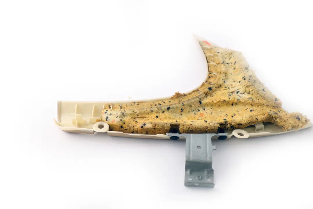 Embellecedor Panel Columna C Tapa Trasera Derecha Beige 7027092 para BMW E60 E60 LCI con número de pieza 7069482 BMW E60 E60 LCI Embellecedor Panel Columna C Tapa Trasera Derecha Beige 7027092 - SKU 7069482 - Número de pieza 7069482