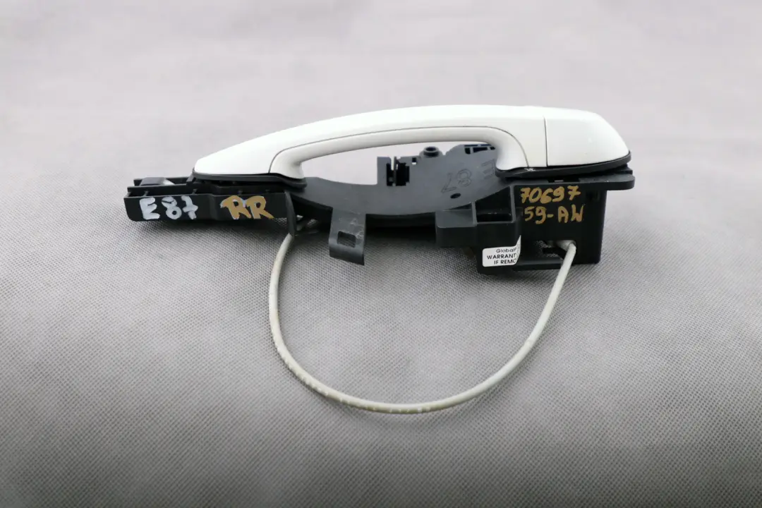 Asidero Completo Trasero Derecho Alpinweiss Alpine Blanco para BMW E87 con número de pieza 7069759 BMW E87 Asidero Completo Trasero Derecho Alpinweiss Alpine Blanco - SKU 7069759-AW - Número de pieza 7069759