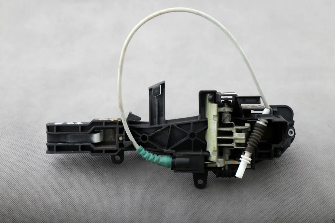 Poignée de Main Complète Arrière Droite Alpinweiss Alpine White pour BMW E87 à propos du numéro de pièce 7069759 BMW E87 Poignée de Main Complète Arrière Droite Alpinweiss Alpine White - SKU 7069759-AW - Numéro de pièce 7069759