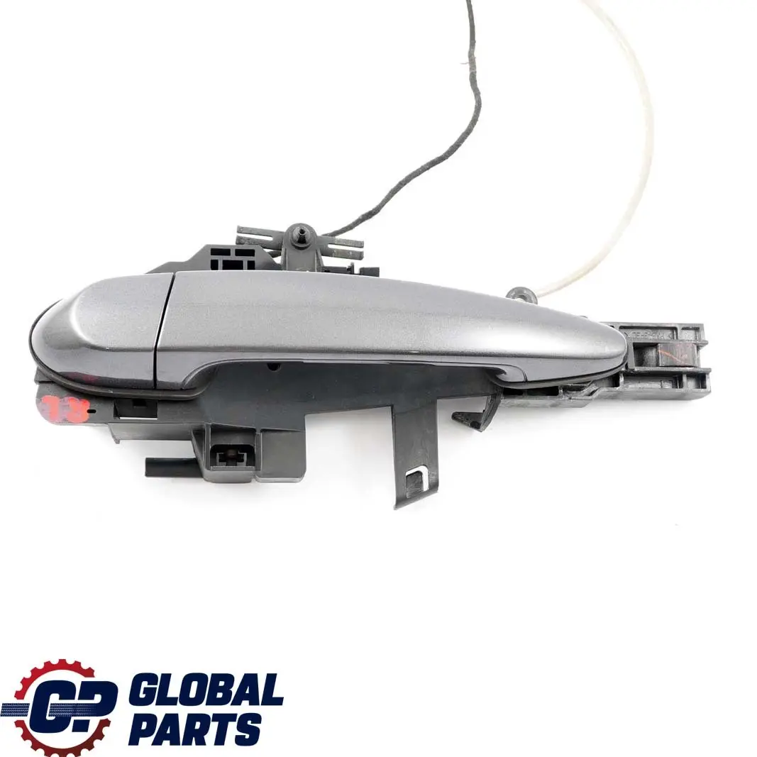 Kompletter Türgriff Hinten Links Sparkling Graphite A22 für BMW 1 er 3 E87 mit Teilenummer 7069759 BMW 1 er 3 E87 Kompletter Türgriff Hinten Links Sparkling Graphite A22 - SKU 7069759-SG3 - Teilenummer 7069759