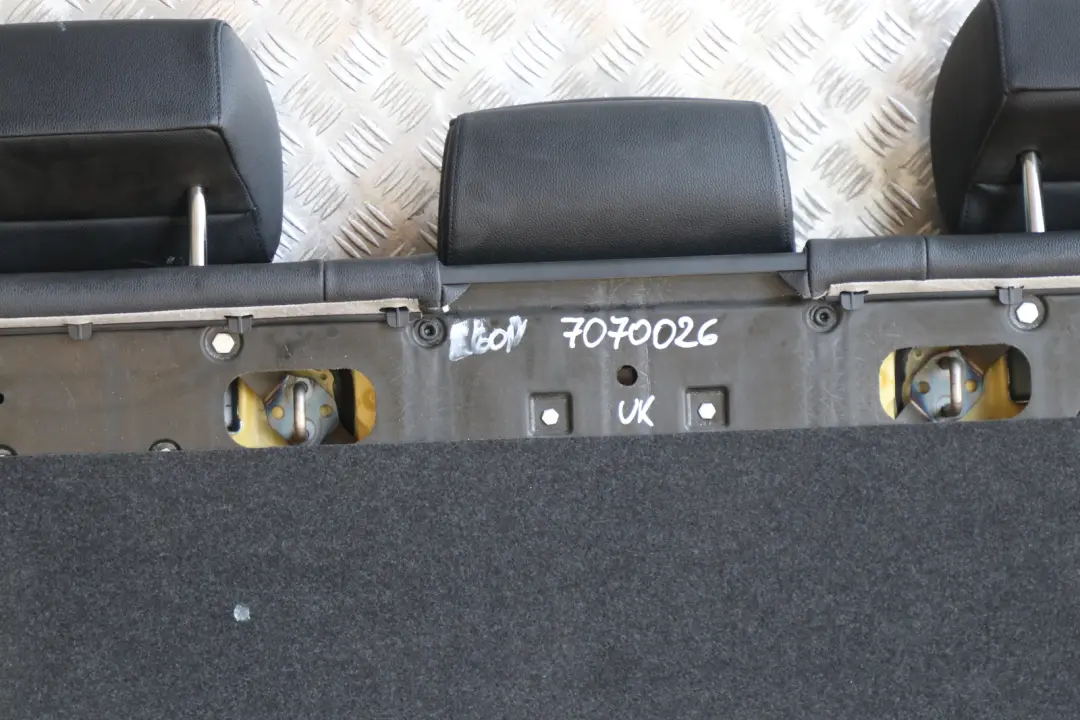 Bezug Lehne Kunstleder Hinten Schwarz für BMW 5 er E60 mit Teilenummer 7070026 BMW 5 er E60 Bezug Lehne Kunstleder Hinten Schwarz - SKU 7070026 - Teilenummer 7070026