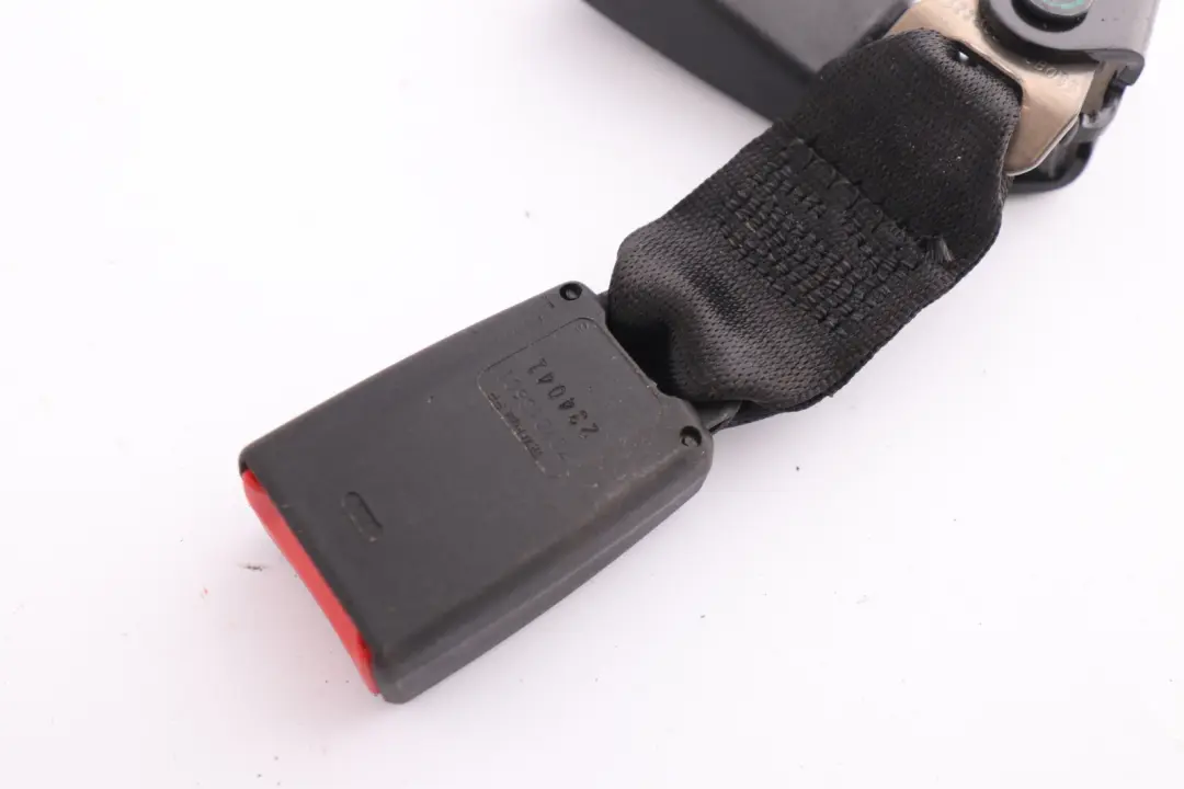 Untergurt Mitte Hinten Rechts 7211 für BMW E53 mit Teilenummer 7070186 BMW E53 Untergurt Mitte Hinten Rechts 7211 - SKU 7070186 - Teilenummer 7070186