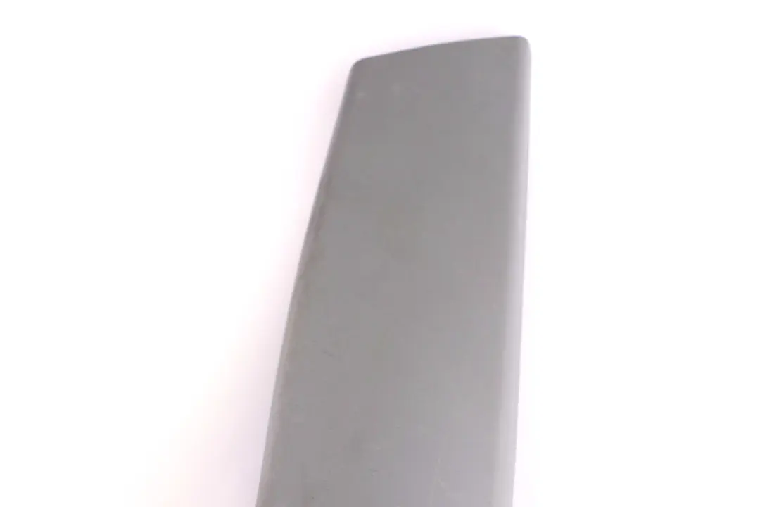 BMW 1 E87Blende Montant B en Bas a Droite Alaska Gris - SKU 7070246-1 - Numéro de pièce 51437115428
