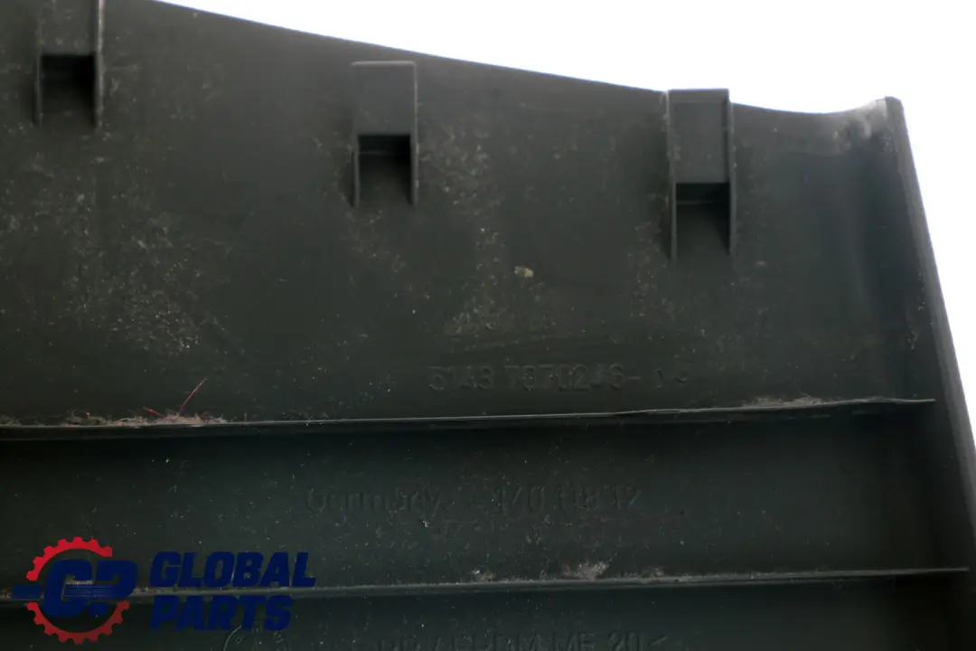 BMW E87 Osłona obudowa słupka prawa - SKU 7070246 - Numer Części 7115424