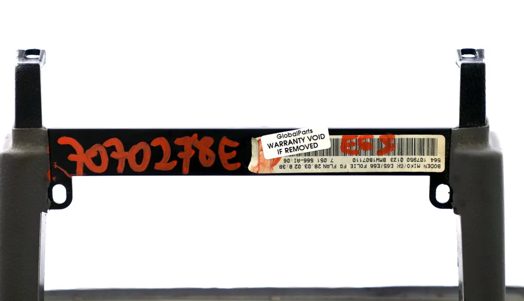 Centre Console Base Cup Holder Flanellgrau Cover to BMW 7 Series E65 E66 with Part number 7070278 BMW 7 Series E65 E66 Centre Console Base Cup Holder Flanellgrau Cover - SKU 7070278 - Part number 7070278