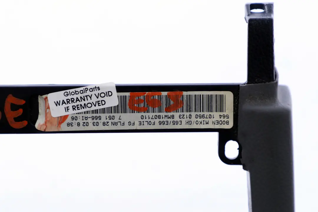 Centre Console Base Cup Holder Flanellgrau Cover to BMW 7 Series E65 E66 with Part number 7070278 BMW 7 Series E65 E66 Centre Console Base Cup Holder Flanellgrau Cover - SKU 7070278 - Part number 7070278