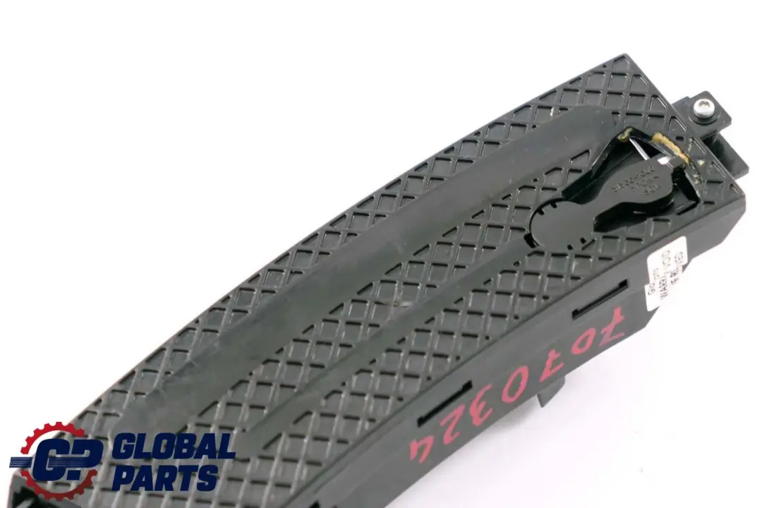 BMW Z4 er E85 E86 Getränkehalter Rechts Schwarz 7068448 - SKU 7070324 - Teilenummer 7070324