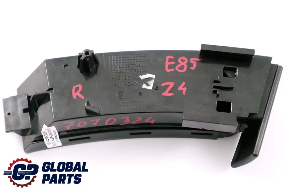 Getränkehalter Rechts Schwarz 7068448 für BMW Z4 er E85 E86 mit Teilenummer 7070324 BMW Z4 er E85 E86 Getränkehalter Rechts Schwarz 7068448 - SKU 7070324 - Teilenummer 7070324