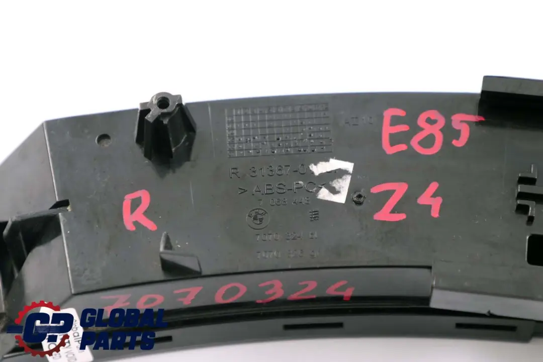 Getränkehalter Rechts Schwarz 7068448 für BMW Z4 er E85 E86 mit Teilenummer 7070324 BMW Z4 er E85 E86 Getränkehalter Rechts Schwarz 7068448 - SKU 7070324 - Teilenummer 7070324