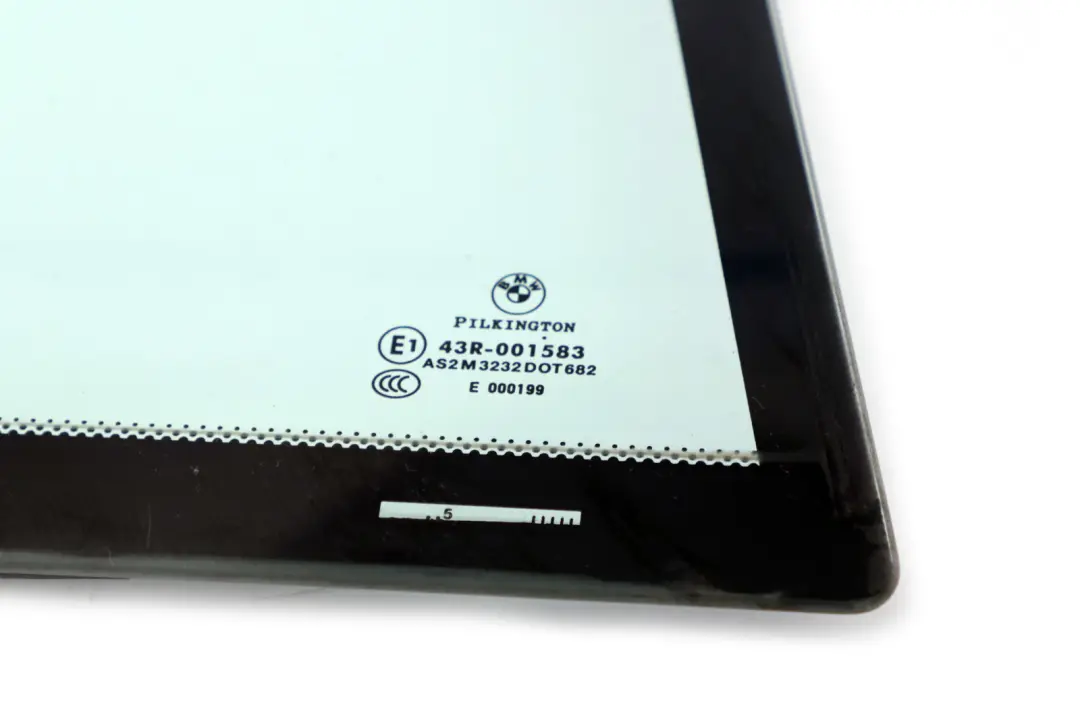 Vitre De Porte Fixe Arrière Droite AS2 Modèle pour BMW E87 à propos du numéro de pièce 7070374 BMW E87 Vitre De Porte Fixe Arrière Droite AS2 Modèle - SKU 7070374 - Numéro de pièce 7070374