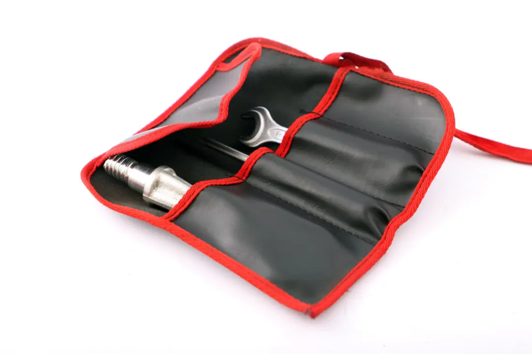 Occhielli Cardine Gancio per BMW E53 E60 E61 E63 E70 E71 E81 E85 E87 E90 con numero di parte 7070643 BMW E53 E60 E61 E63 E70 E71 E81 E85 E87 E90 Occhielli Cardine Gancio - SKU 7070643-1 - Numero di parte 7070643