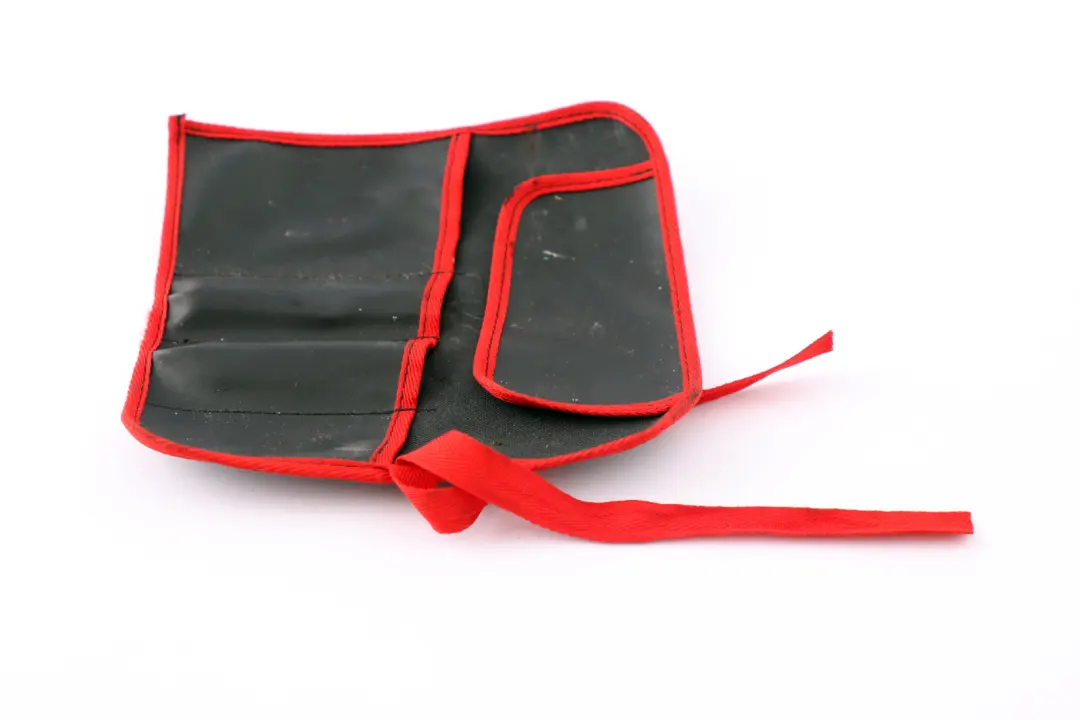 BMW E53 E60 E61 E63 E65 E70 E71 E81 E85 E87 E90 E91 Abschleppöse Werkzeugkoffe - SKU 7070643-4 - Teilenummer 57070643