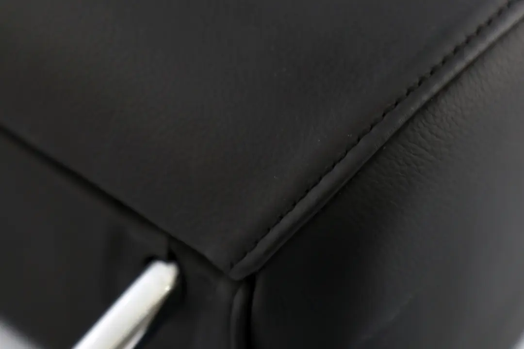 Asiento Delantero Izquierdo Derecho Cuero Reposacabezas Negro para BMW Z4 E85 con número de pieza 7071092 BMW Z4 E85 Asiento Delantero Izquierdo Derecho Cuero Reposacabezas Negro - SKU 7071092 - Número de pieza 7071092