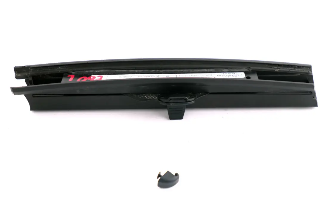 Pare-soleil a rouleau gauche fenetre triangulaire gauche pour BMW E60 à propos du numéro de pièce 7071111 BMW E60 Pare-soleil a rouleau gauche fenetre triangulaire gauche - SKU 7071111 - Numéro de pièce 7071111