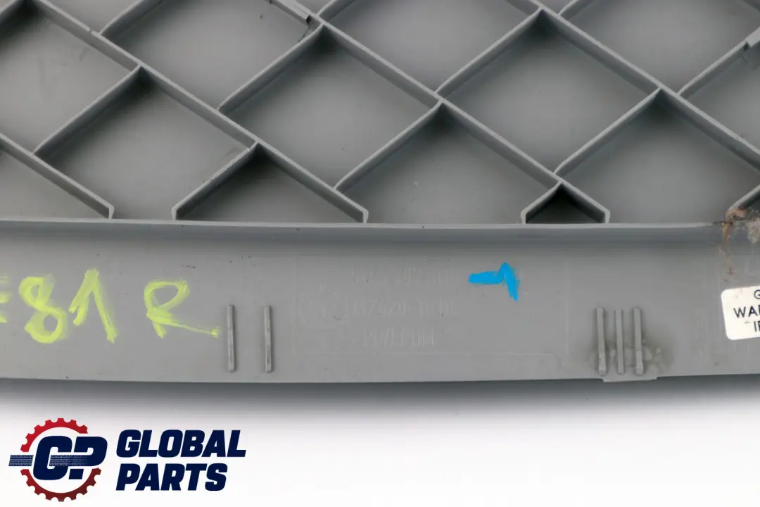 Tapa Columna Pilar C Derecha Alaskagrau Gris Grau 7072018 para BMW E81 con número de pieza 51437072018 BMW E81 Tapa Columna Pilar C Derecha Alaskagrau Gris Grau 7072018 - SKU 7072018-1 - Número de pieza 51437072018