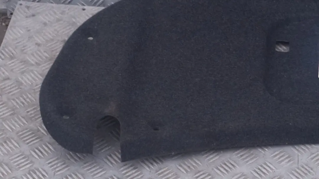 Couverture du panneau de garniture central du coffre a bagages pour BMW E60 - à propos du numéro de pièce 7122193 BMW E60 - Couverture du panneau de garniture central du coffre a bagages - SKU 7072070 - Numéro de pièce 7122193