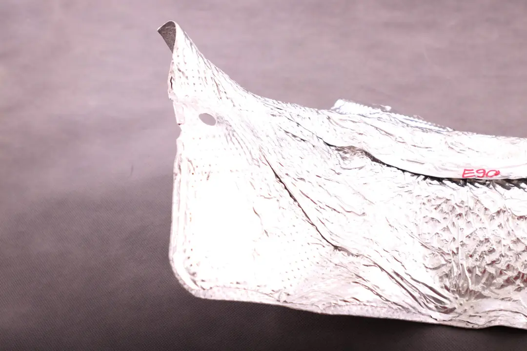 Piastra di Isolamento Termico Della Parete Anteriore per BMW E84 E90 E91 E93 con numero di parte 7072693 BMW E84 E90 E91 E93 Piastra di Isolamento Termico Della Parete Anteriore - SKU 7072693 - Numero di parte 7072693