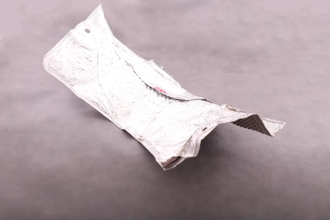 Piastra di Isolamento Termico Della Parete Anteriore per BMW E84 E90 E91 E93 con numero di parte 7072693 BMW E84 E90 E91 E93 Piastra di Isolamento Termico Della Parete Anteriore - SKU 7072693 - Numero di parte 7072693