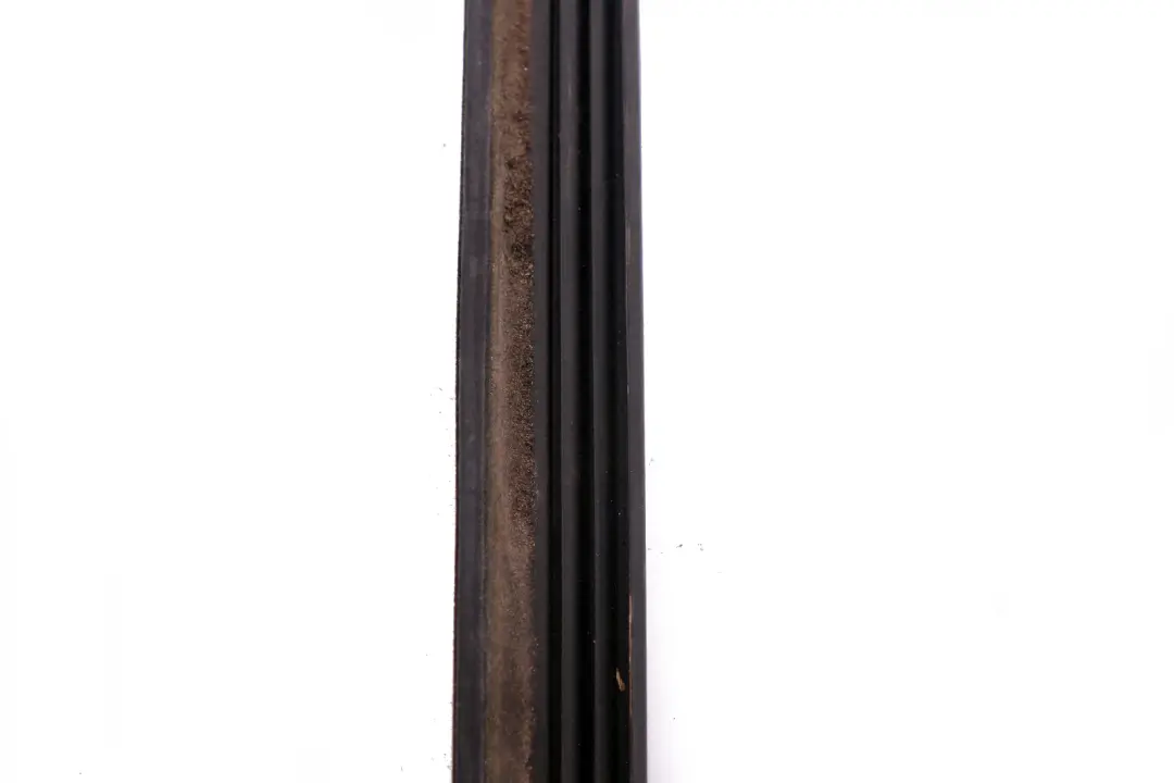 Joint D'Étanchéite Toit Ouvrant Pliant pour BMW E64 à propos du numéro de pièce 7072792 BMW E64 Joint D'Étanchéite Toit Ouvrant Pliant - SKU 7072792 - Numéro de pièce 7072792