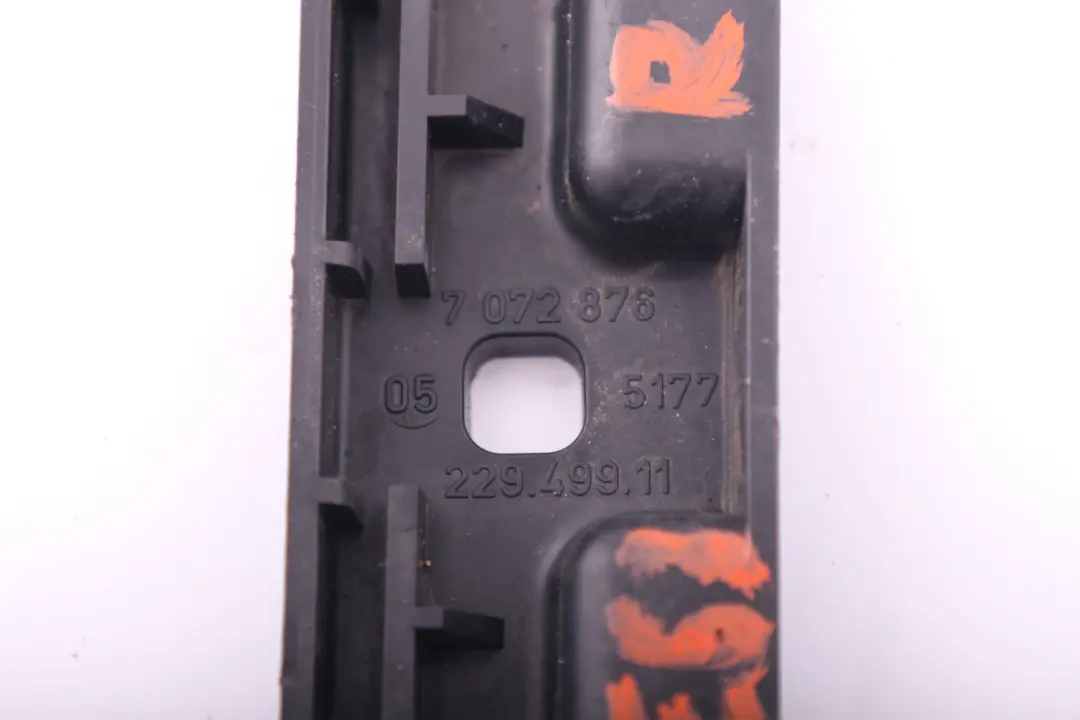 Supporting Ledge Bracket Mount Right O/S to BMW 6 Series E63 E64 LCI with Part number 7072876 BMW 6 Series E63 E64 LCI Supporting Ledge Bracket Mount Right O/S - SKU 7072876 - Part number 7072876