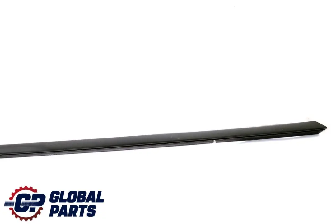 Delantero Izquierdo Marco Ventana Superior Puerta Negro para BMW E60 E61 LCI con número de pieza 7072883 BMW E60 E61 LCI Delantero Izquierdo Marco Ventana Superior Puerta Negro - SKU 7072883 - Número de pieza 7072883