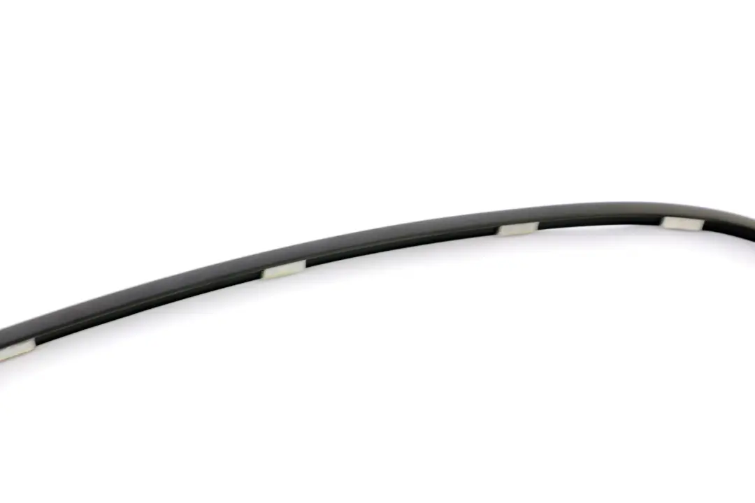 Blende Fensterrahmen oben Tür hinten links SCHWARZ für BMW 5 Series E60 E60N LCI mit Teilenummer 7072887 BMW 5 Series E60 E60N LCI Blende Fensterrahmen oben Tür hinten links SCHWARZ - SKU 7072887 - Teilenummer 7072887