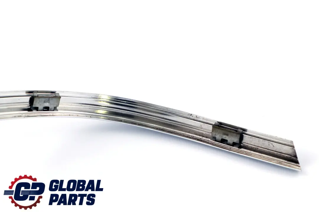 Acabado Marco Ventana Superior Puerta Trasera Derecha para BMW E60 con número de pieza 51357072890 BMW E60 Acabado Marco Ventana Superior Puerta Trasera Derecha - SKU 7072890 - Número de pieza 51357072890