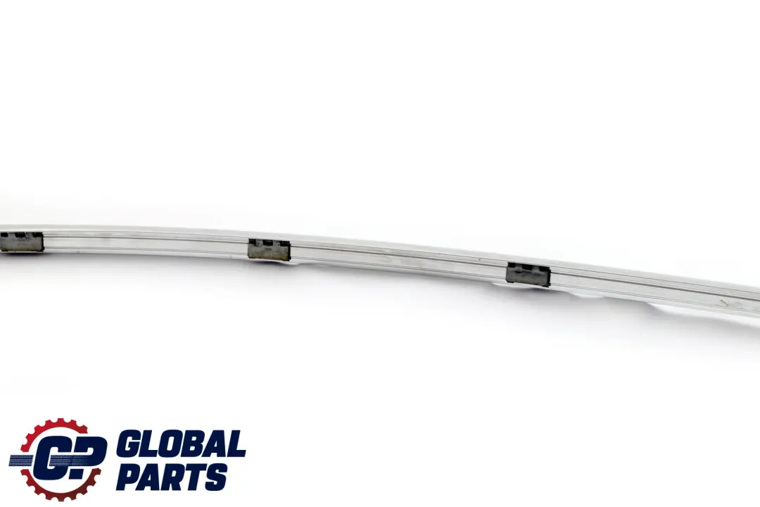 Finitura Telaio Finestra Top Porta Posteriore Destra per BMW E60 con numero di parte 51357072890 BMW E60 Finitura Telaio Finestra Top Porta Posteriore Destra - SKU 7072890 - Numero di parte 51357072890