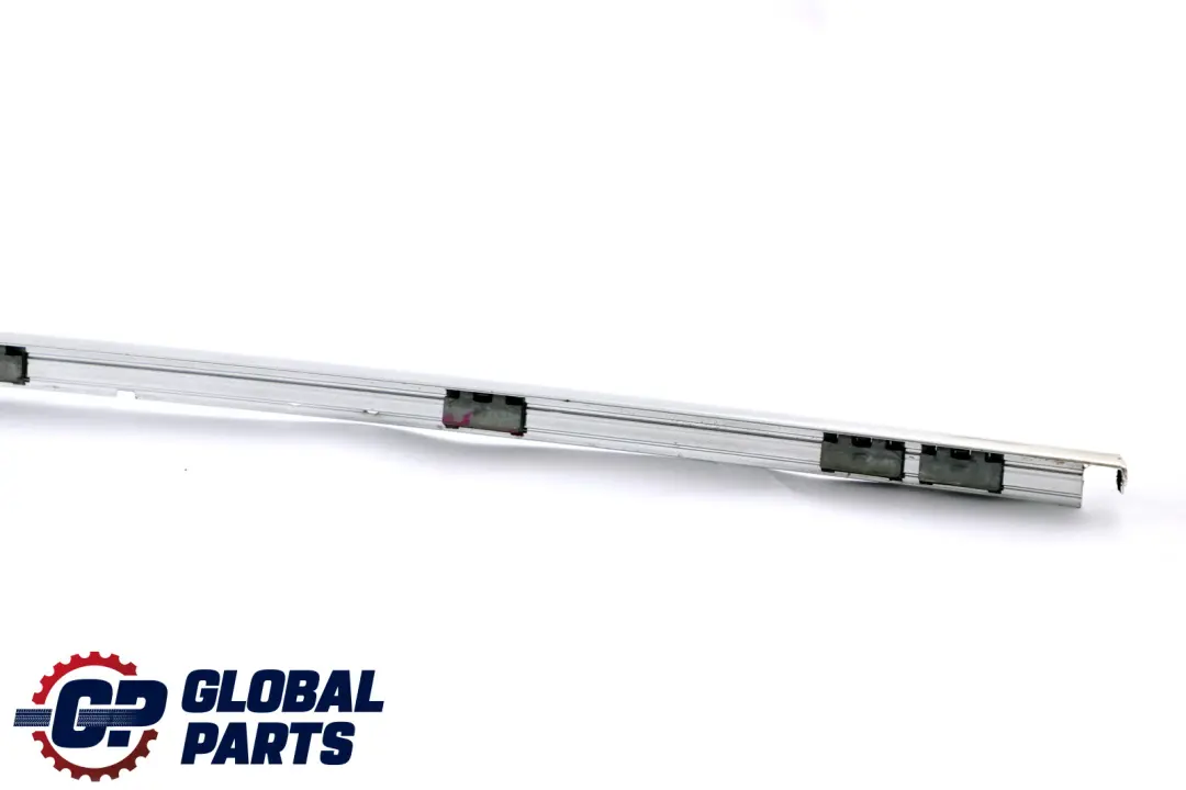 Finitura Telaio Finestra Top Porta Posteriore Destra per BMW E60 con numero di parte 51357072890 BMW E60 Finitura Telaio Finestra Top Porta Posteriore Destra - SKU 7072890 - Numero di parte 51357072890