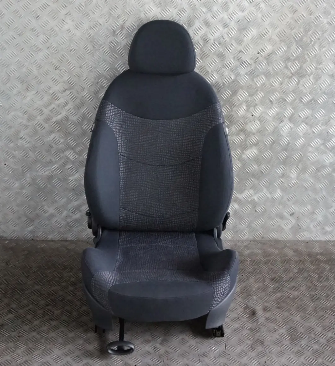 Fabric Cloth Front Left N/S Passenger Side Sport Seat to BMW Mini Cooper One R50 with Part number 7072999 BMW Mini Cooper One R50 Fabric Cloth Front Left N/S Passenger Side Sport Seat - SKU rhd-7072999 - Part number 7072999