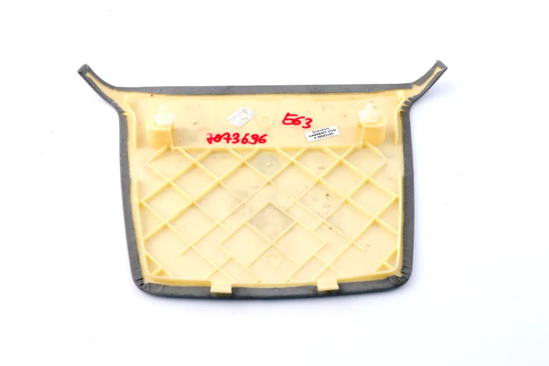 Blende Himmel Hinten Himmelgrau Grau für BMW 6 er E63 mit Teilenummer 7073696 BMW 6 er E63 Blende Himmel Hinten Himmelgrau Grau - SKU 7073696 - Teilenummer 7073696