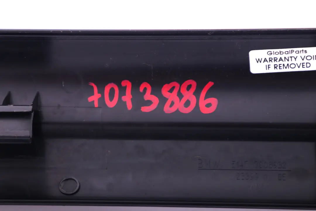 E63N E64 Bandella di Protezione Ingresso Interno Destro Nero per BMW 6 E63 con numero di parte 7073886 BMW 6 E63 E63N E64 Bandella di Protezione Ingresso Interno Destro Nero - SKU 7073886 - Numero di parte 7073886