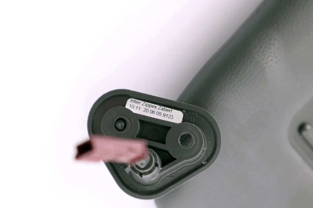 Lusterko Słoneczko Lewe Szare do BMW E63 E64 o numerze 7074011 BMW E63 E64 Lusterko Słoneczko Lewe Szare - SKU 7074011 - Numer Części 7074011