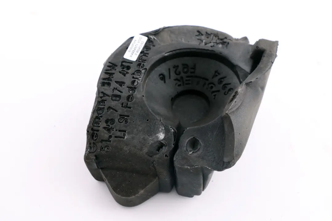 Isolamento Acustico Molla Montante Sinistra per BMW E60 E60N E61N LCI E61 con numero di parte 7074481 BMW E60 E60N E61N LCI E61 Isolamento Acustico Molla Montante Sinistra - SKU 7074481 - Numero di parte 7074481